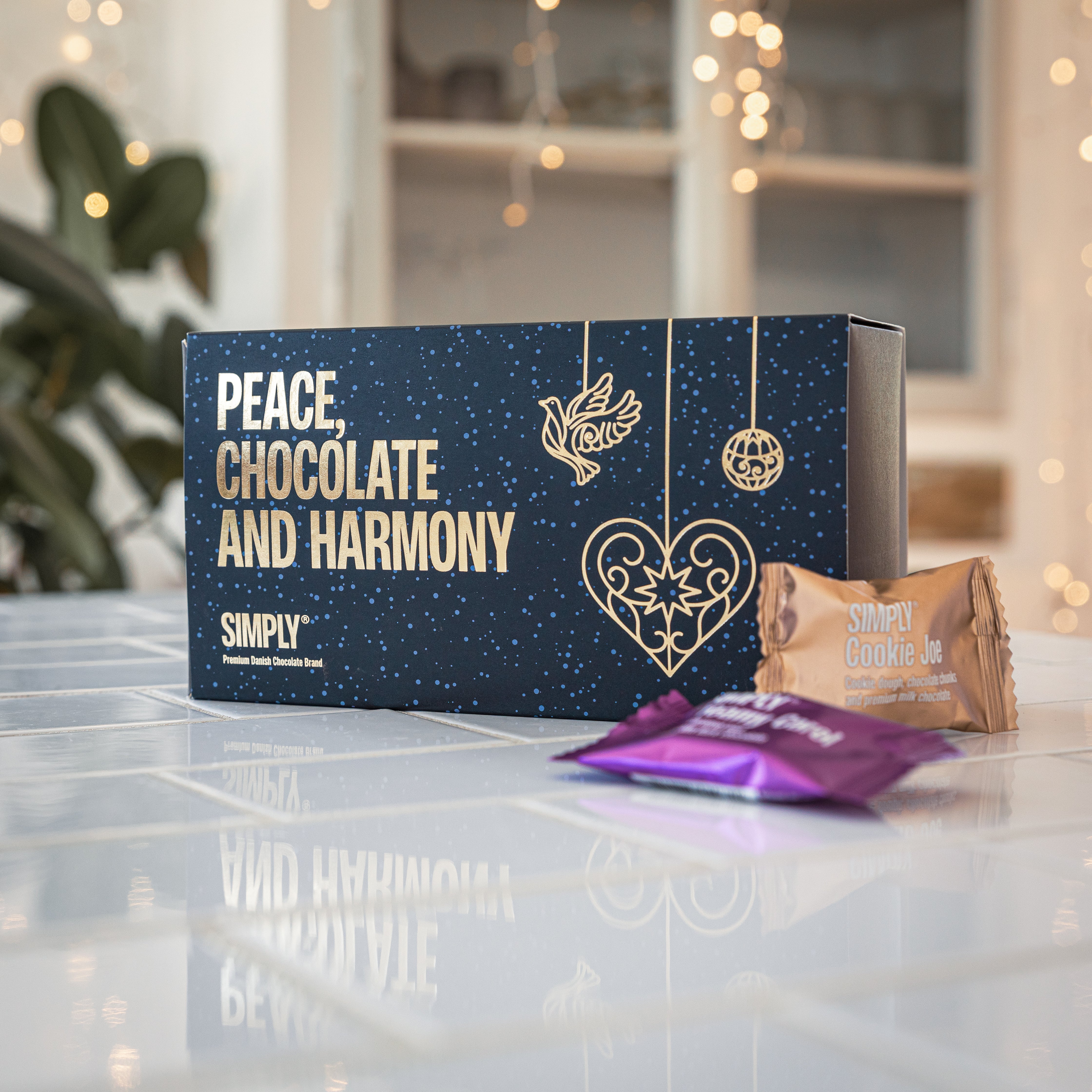Peace, Chocolate and Harmony | Gift box with 18 Bites