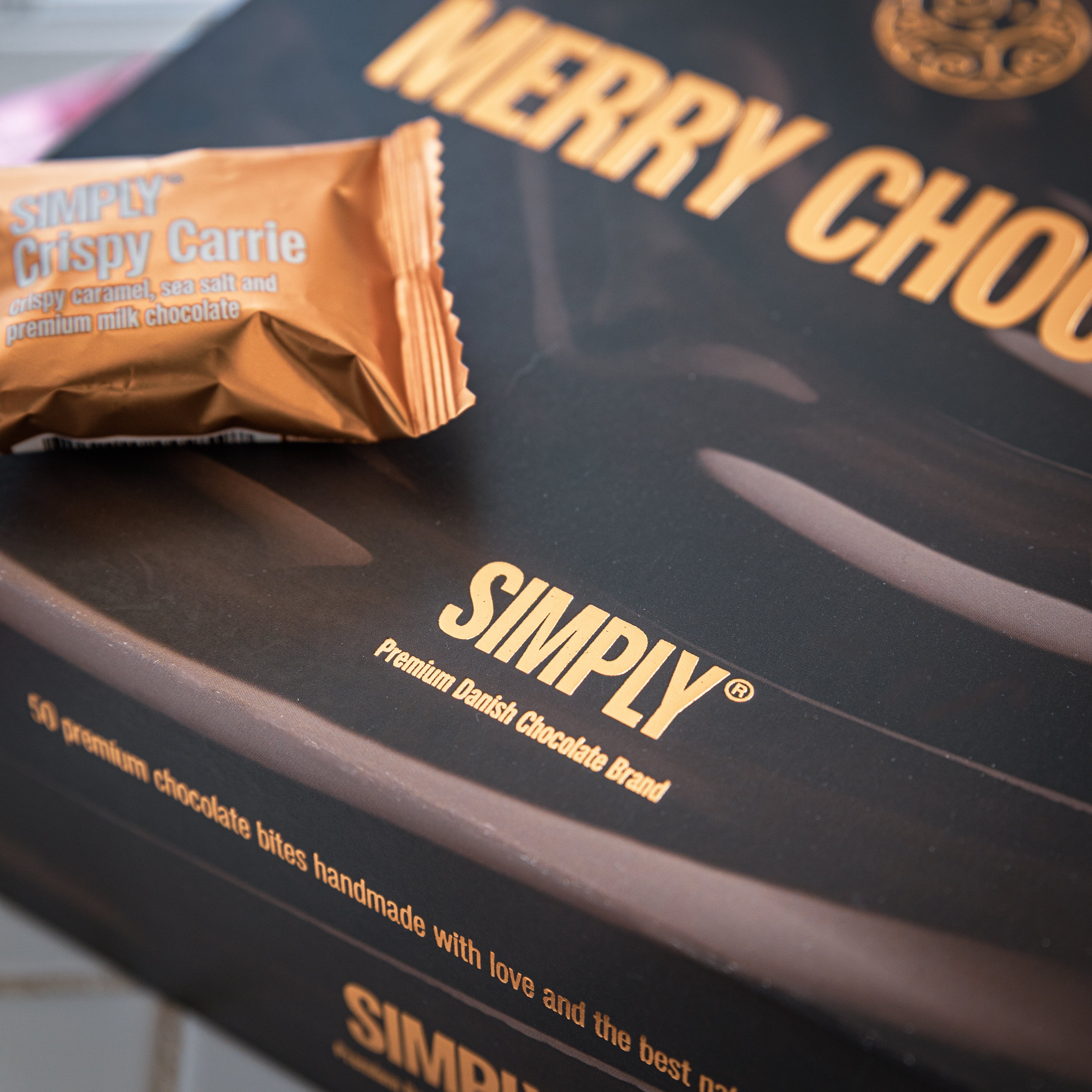 The Christmas Premium Box | Exclusive Christmas gift box with 50 pcs. mix chocolate bites