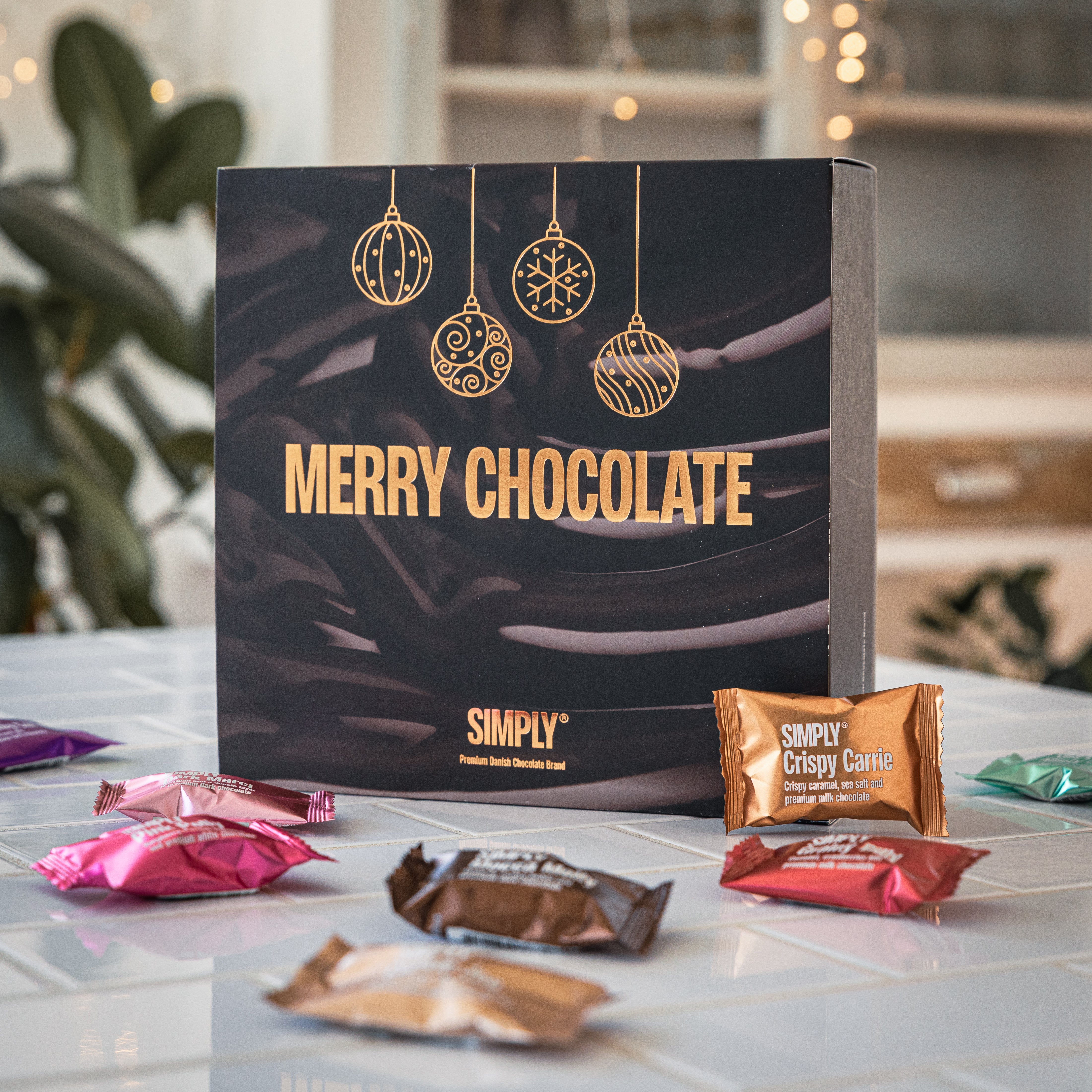 The Christmas Premium Box | Exclusive Christmas gift box with 50 pcs. mix chocolate bites