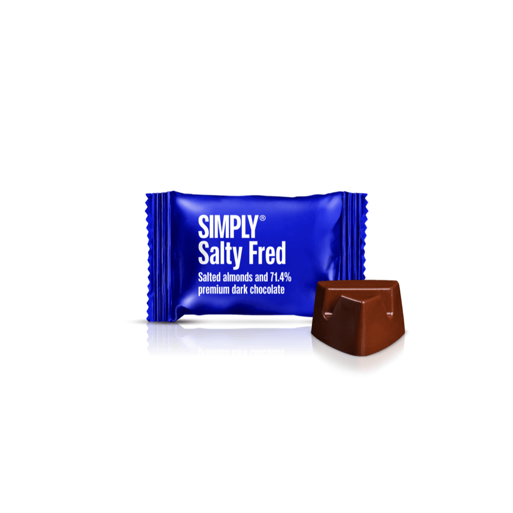 Salty Fred - Cube with 9 pcs. bites | Salted, roasted almonds with dark chocolate
